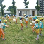 自己紹介の後は、ボールあそび